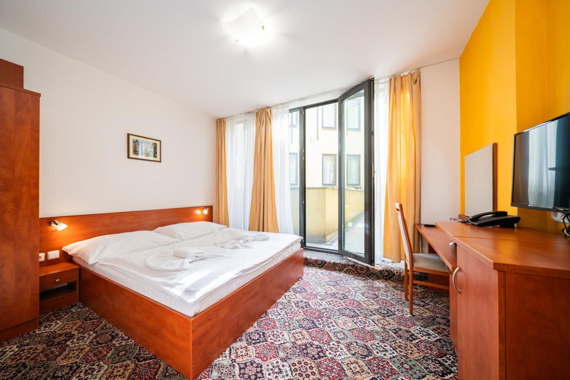 City Central De Luxe Прага Экстерьер фото