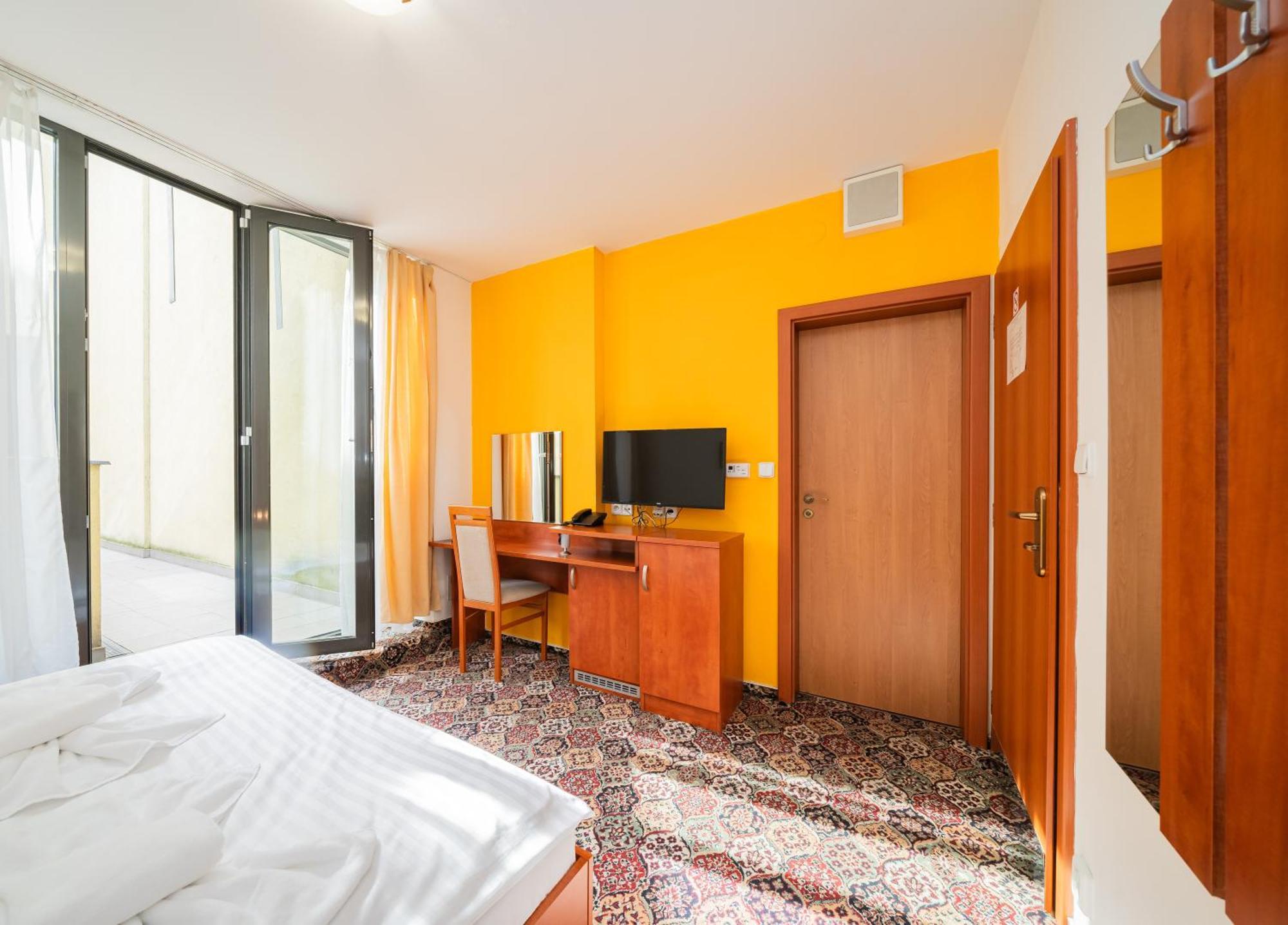 City Central De Luxe Прага Экстерьер фото